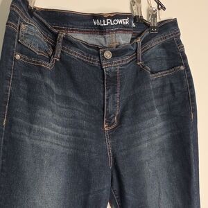 Wallflower Women's Dark Indigo Skinny Jeans